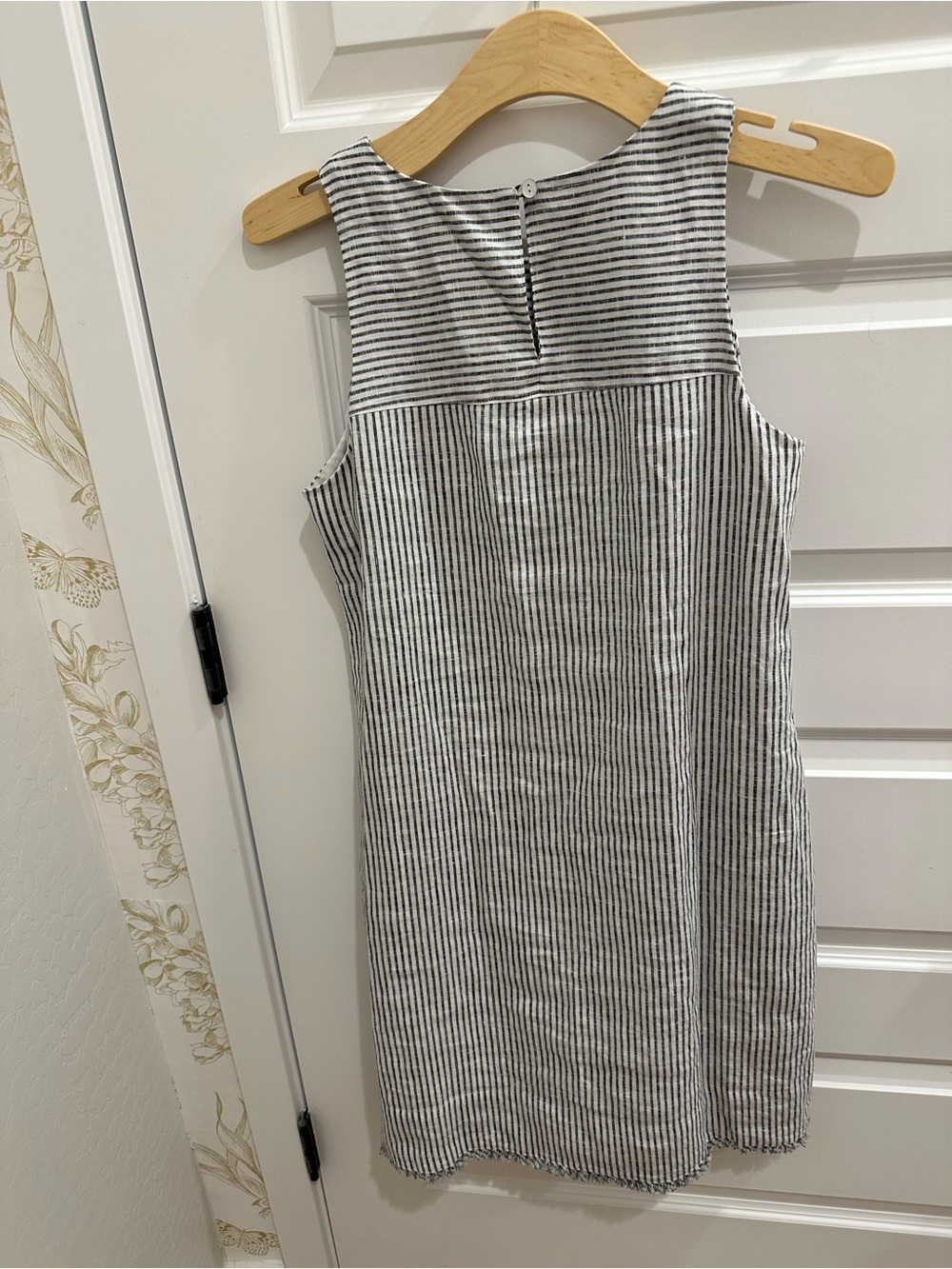 Tommy Bahama Linen Gray & White Striped Sleeveless Shift Dress. - Picture 2 of 5